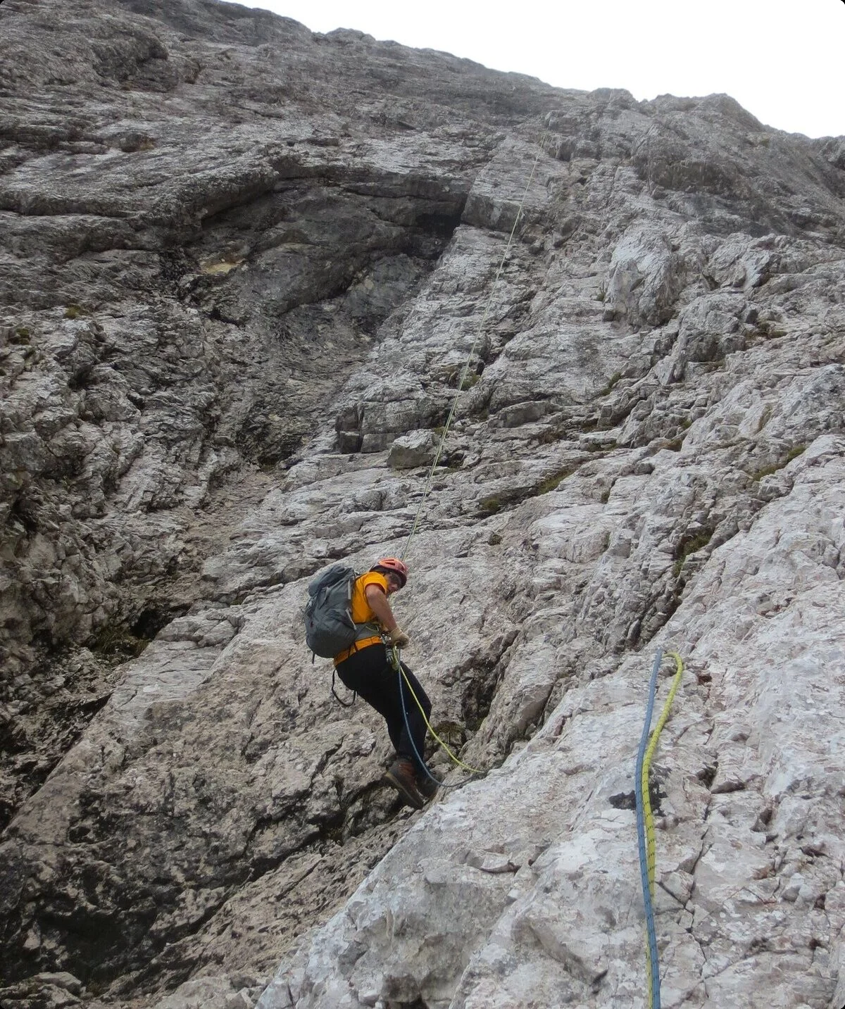 Abseilen im alpinen Gelände | © DAV Wuppertal / Stefan Strunk