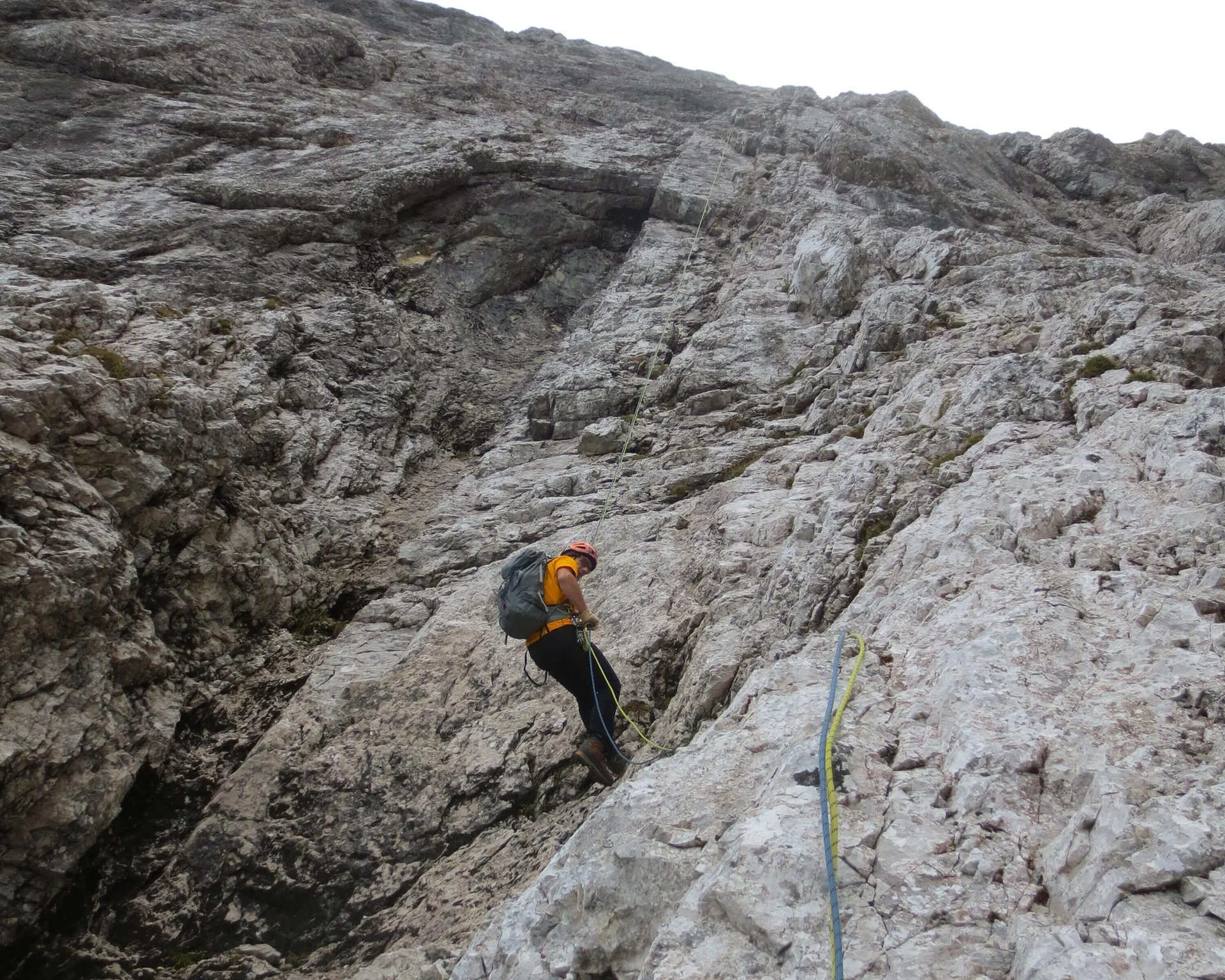 Abseilen im alpinen Gelände | © DAV Wuppertal / Stefan Strunk