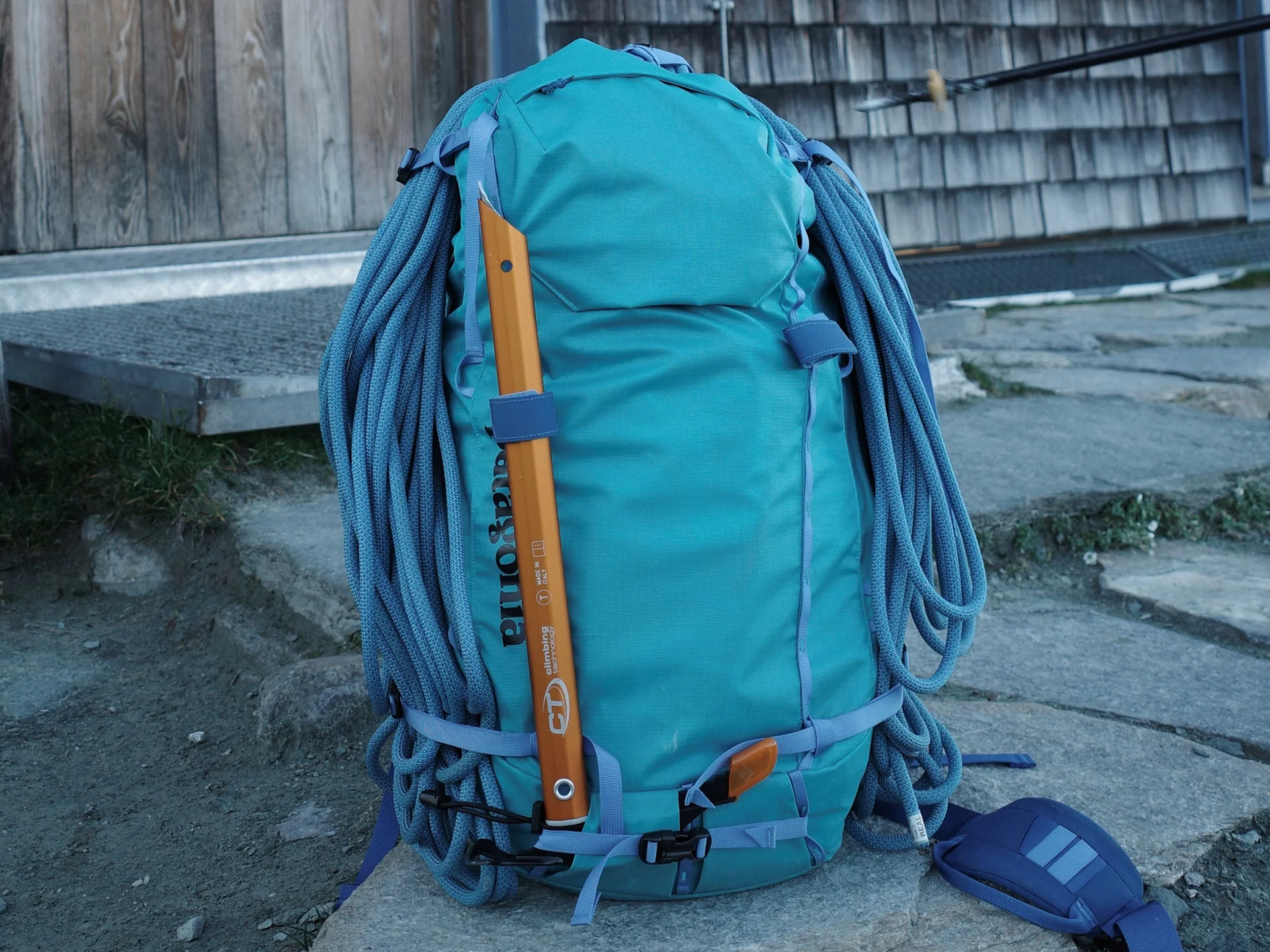 Ausrüstungskunde - gepackter Rucksack | © DAV Wuppertal / Simeon Kremzow-Tennie