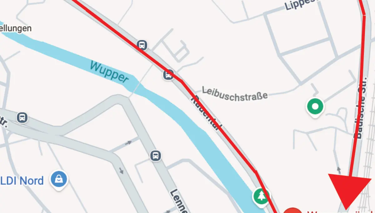 Auf dem Bild sieht man einen Screenshot von Google Maps mit den umgebenden Straßen der Wupperwände. AUf dem Bild ist der ausgeschilderte Weg zu den Wupperwänden markiert. | © Manuel Dahmen